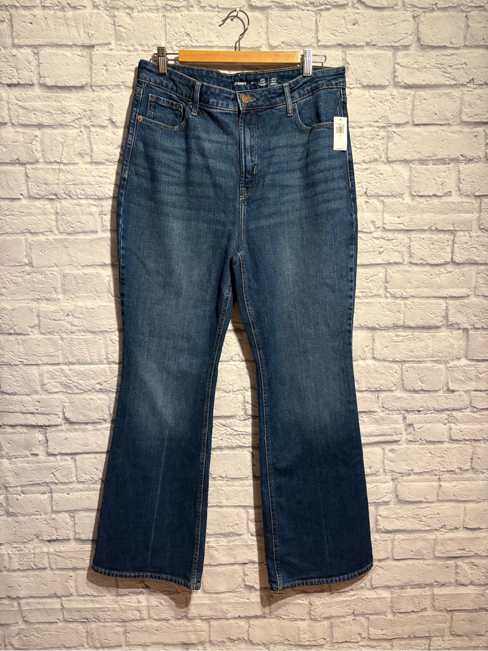 New Old Navy High-Rise Flare Jeans in Dark Wash - Women 14